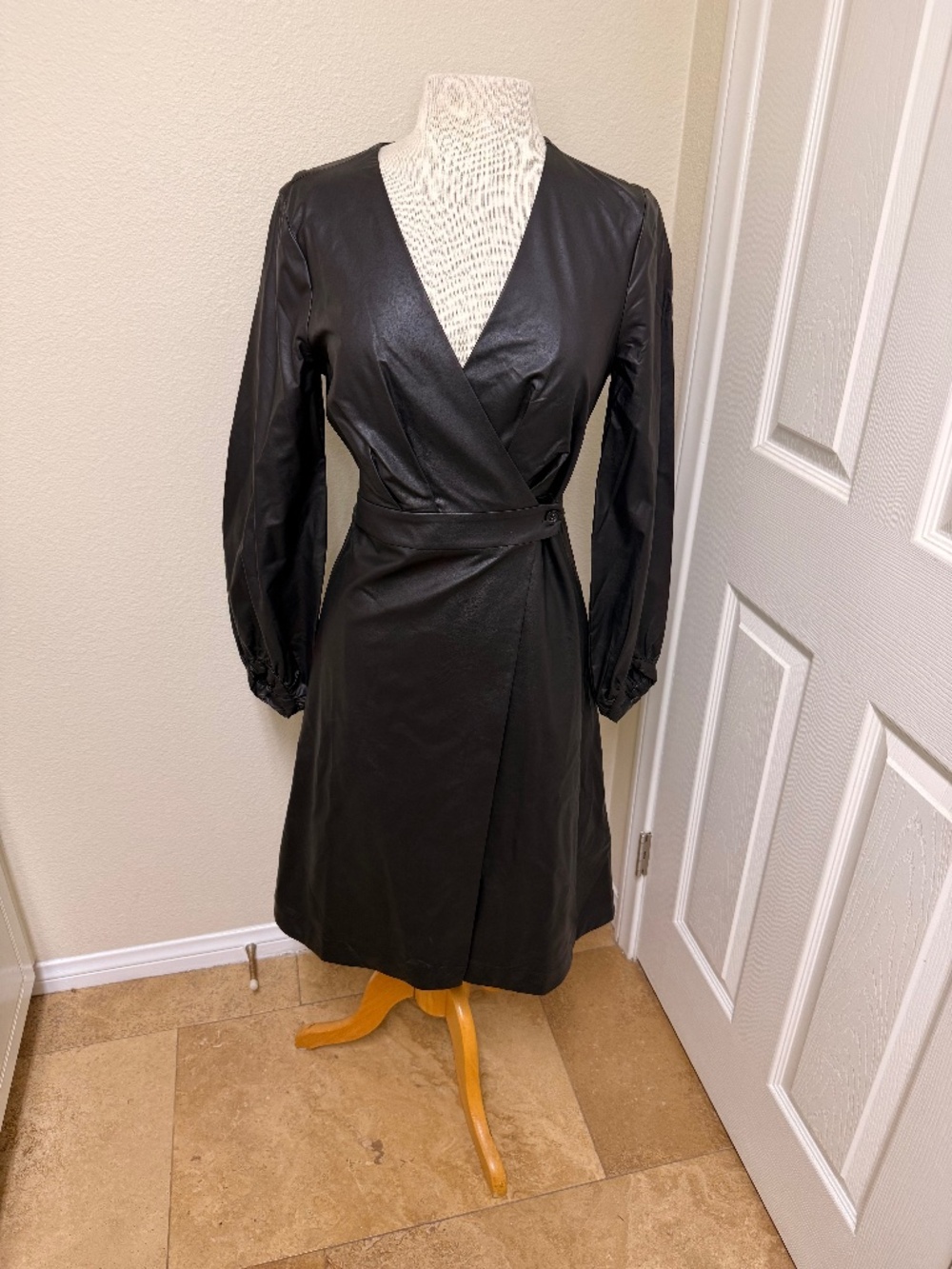 NWT‎ Banana Republic Vegan Leather Black Wrap Dress Long Sleeves Women's Size 4